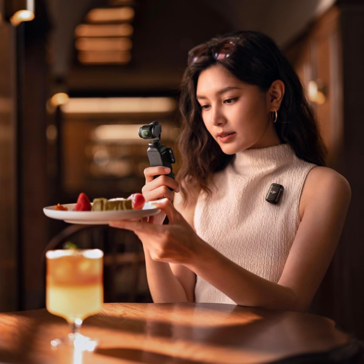 DJI Osmo Pocket 3 Creative Combo, Vlog Camera 4K with 1 Inch CMOS and 4K/120 fps Video, 3-Axis Stabilisation, Digital Camera, Fast Focusing, incl. Microphone for Clear Sound, YouTube
